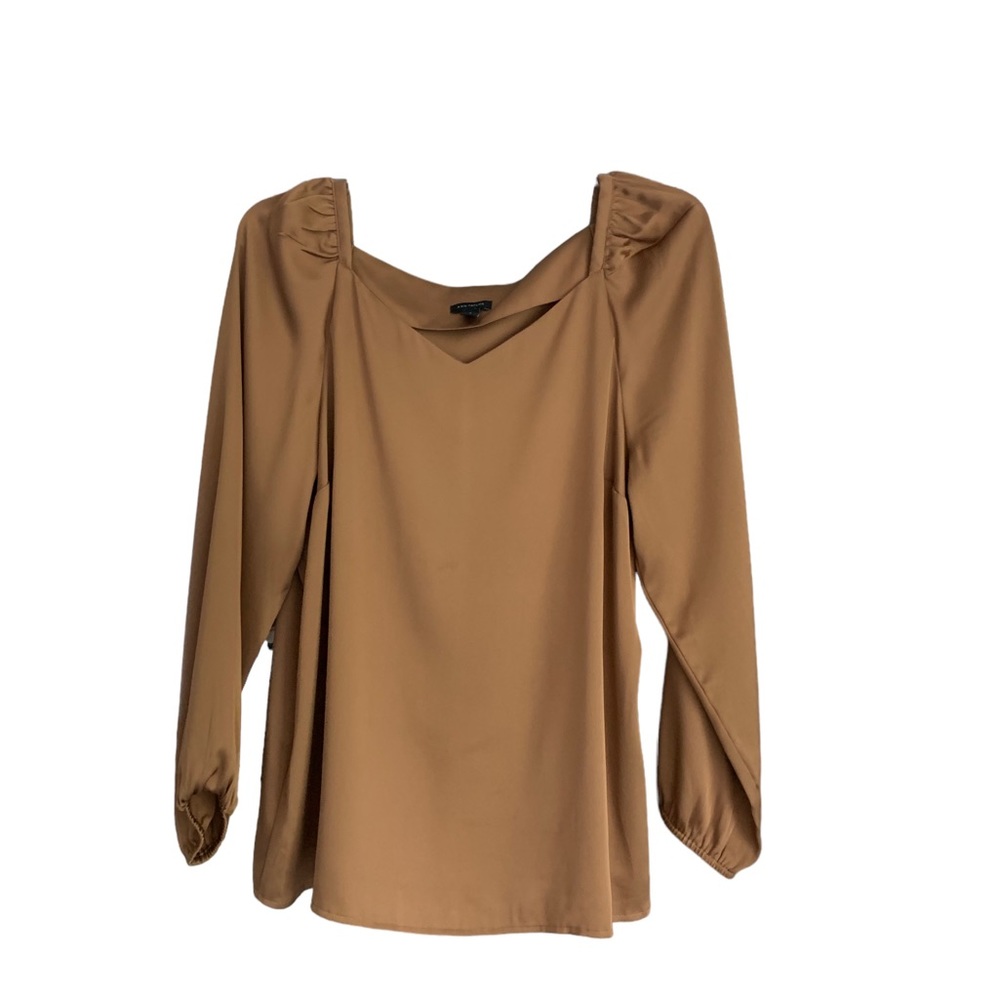 NWOT ANN TAYLOR TOP                       MAKE AN OFFER !!